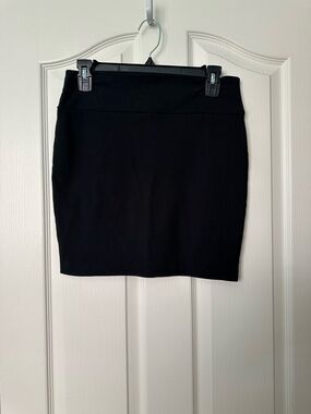 Women's Black Stretchy Pencil Skirt